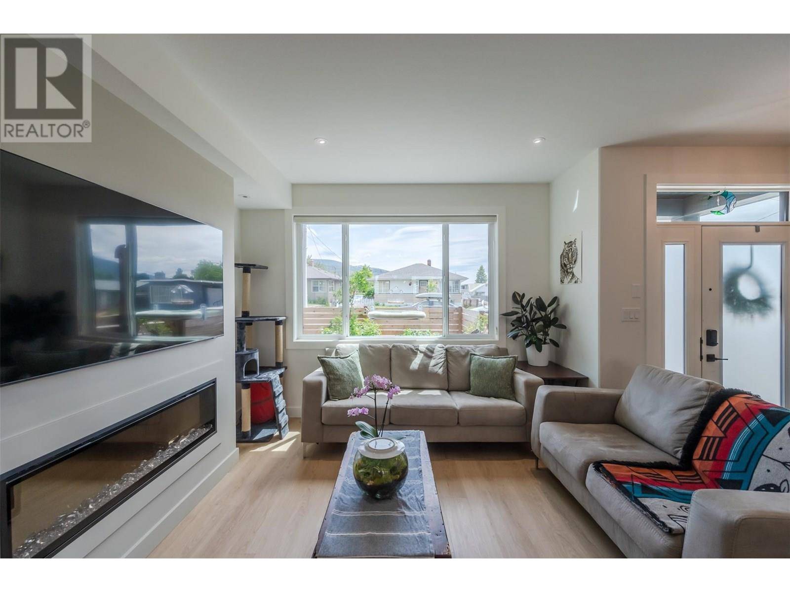 Penticton, BC V2A3E5,569 Forestbrook DR #101