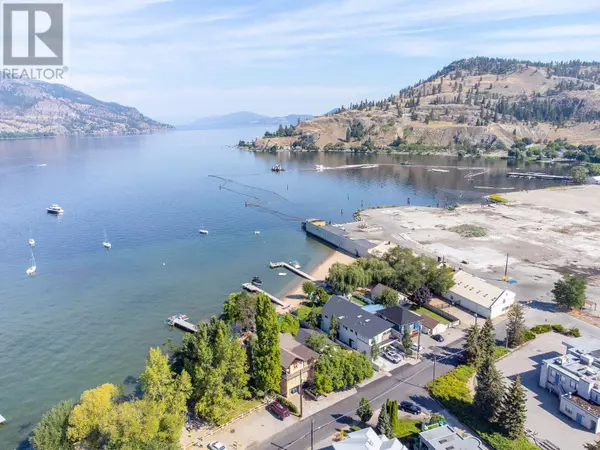 Kelowna, BC V1Y1H5,832 Manhattan Drive