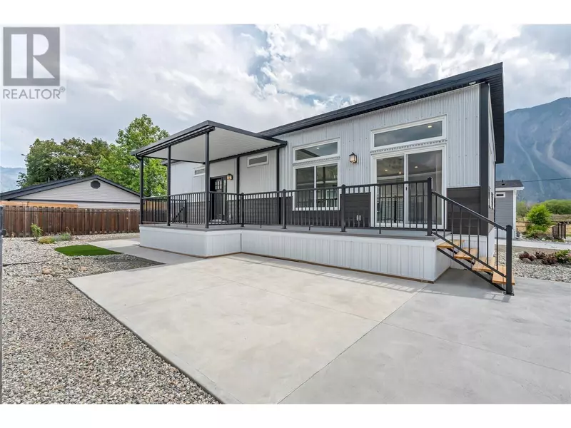 1118 Middle Bench RD #10, Keremeos, BC V0X1N2