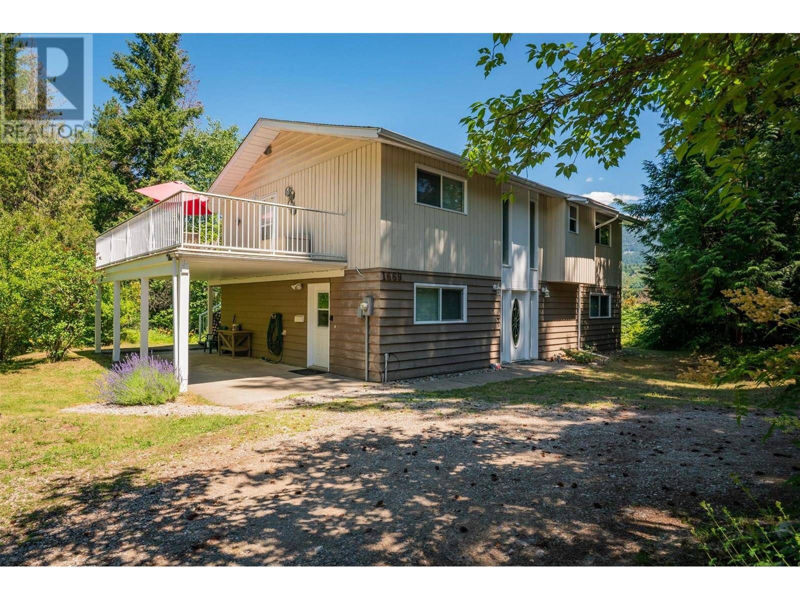 Castlegar, BC V1N2L5,1669 Ridgewood Drive