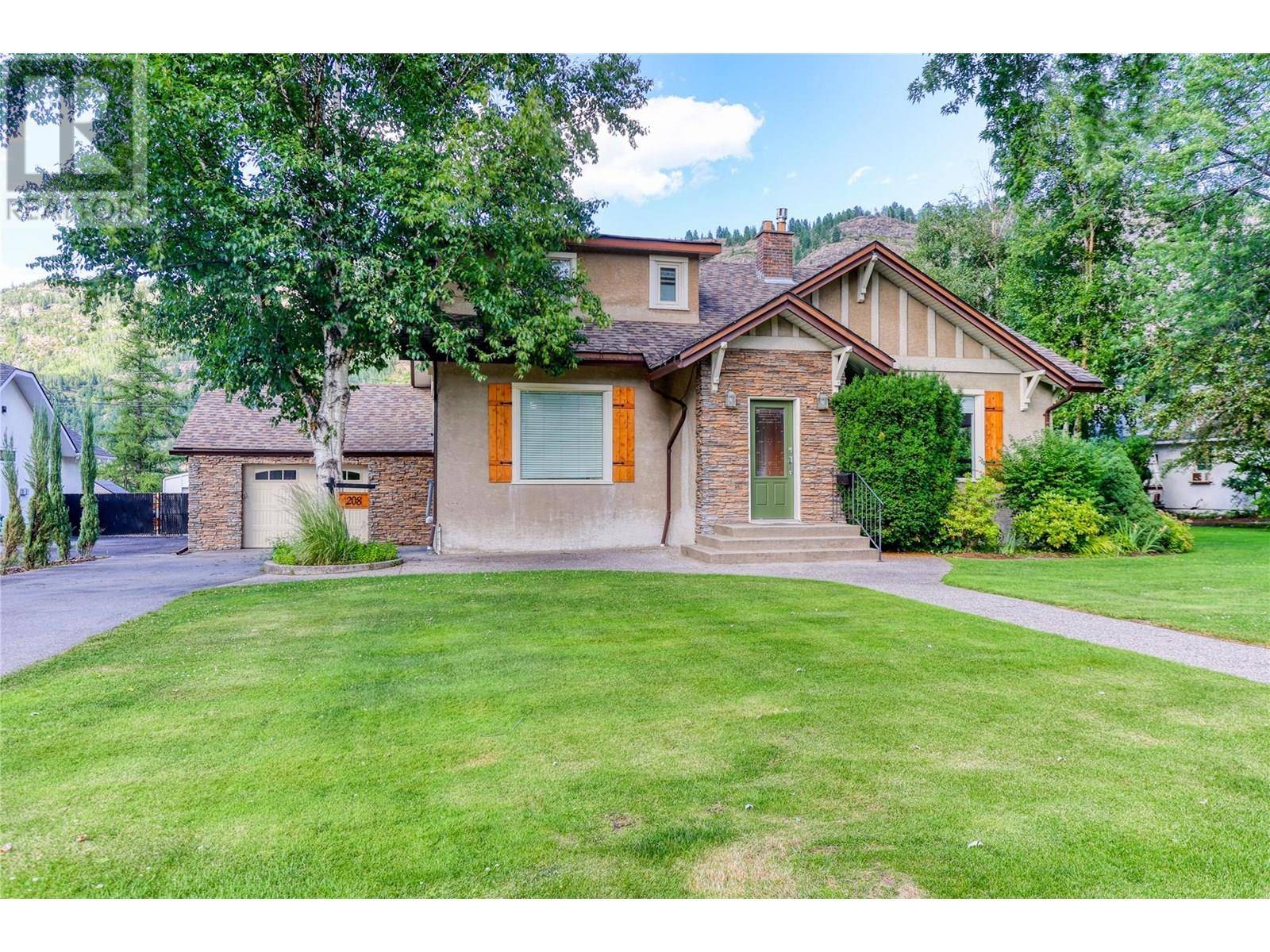 208 Ritchie Avenue, Trail, BC V1R1H2