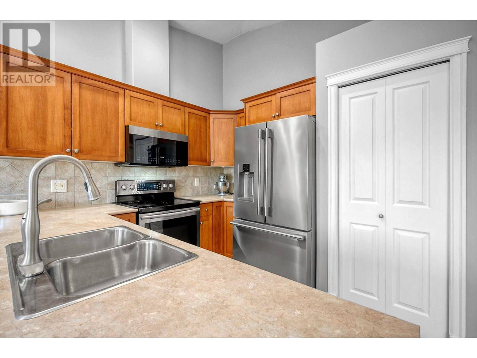 Kelowna, BC V1V2T6,245 Snowsell RD #101
