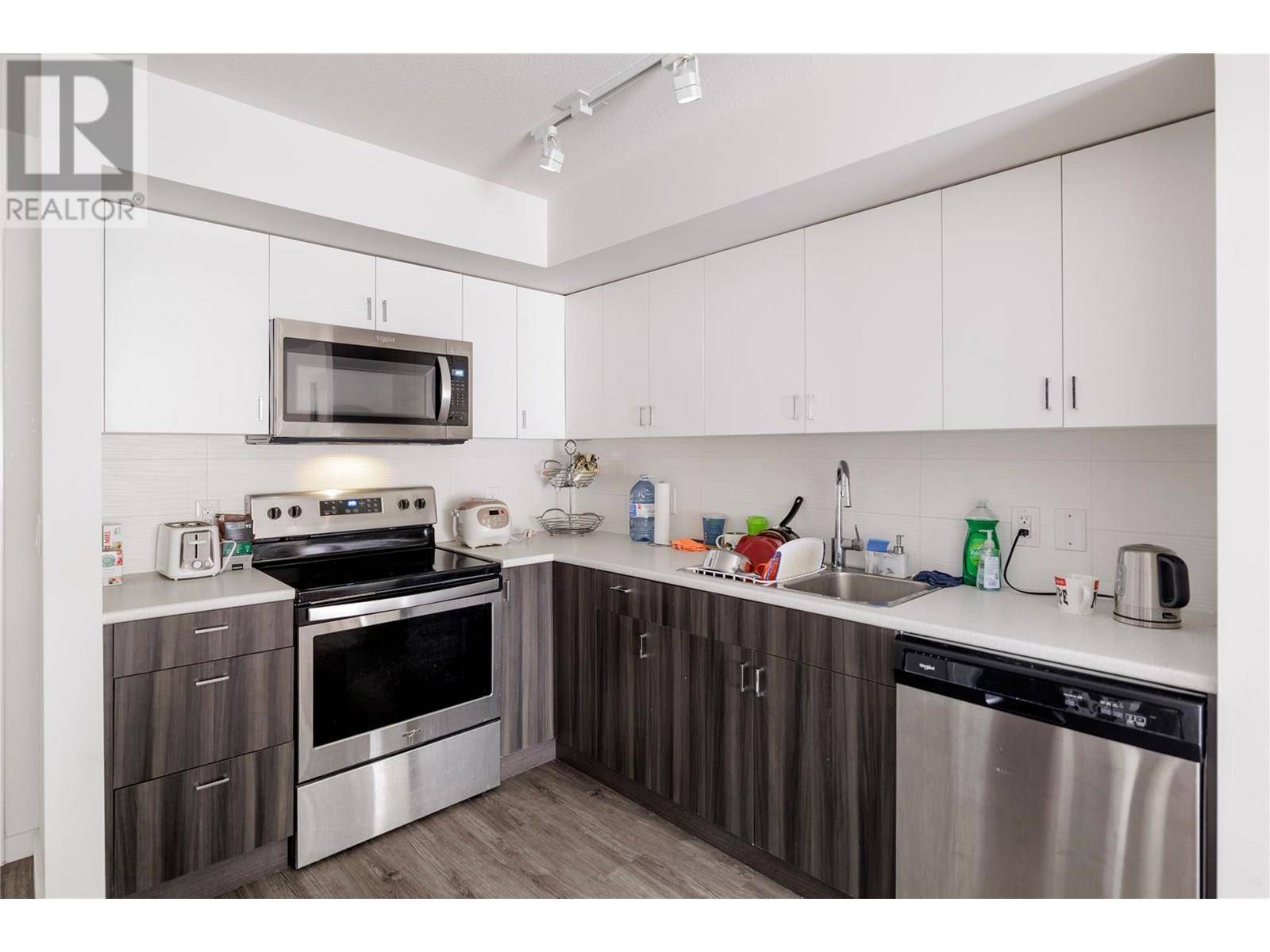 Kelowna, BC V1V0C8,655 Academy WAY #107
