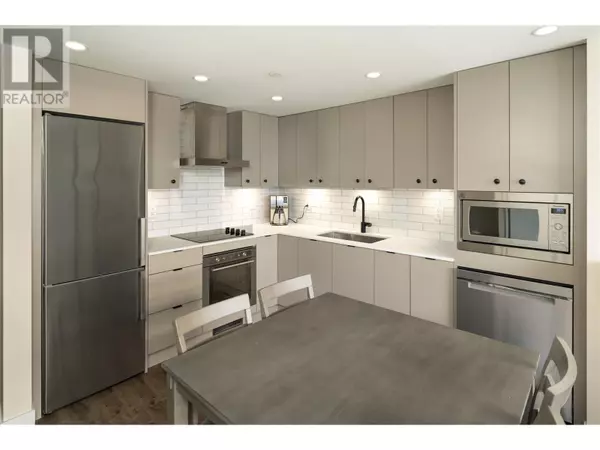Kelowna, BC V1Y0K7,1471 St Paul ST #1407
