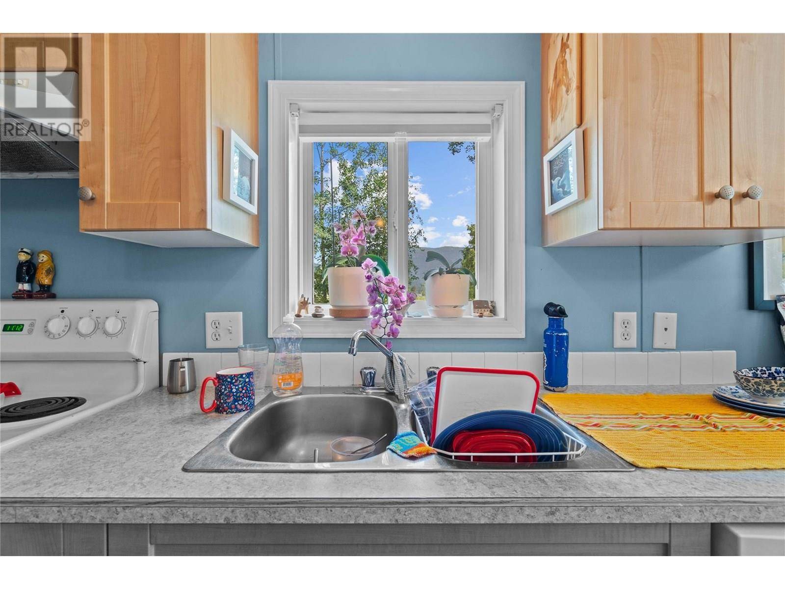 Salmon Arm, BC V0E1K0,4421 73 Avenue NE