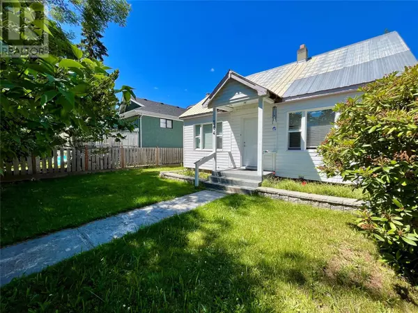 304 7th Avenue NW, Nakusp, BC V0G1R0