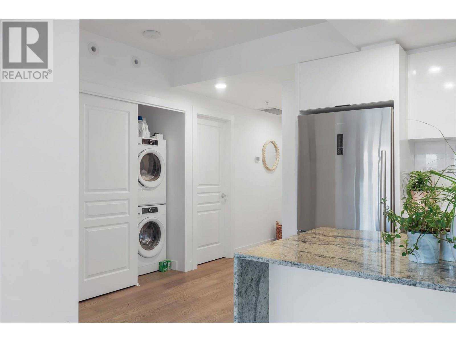 Kelowna, BC V1Y0G2,1151 Sunset DR #1106