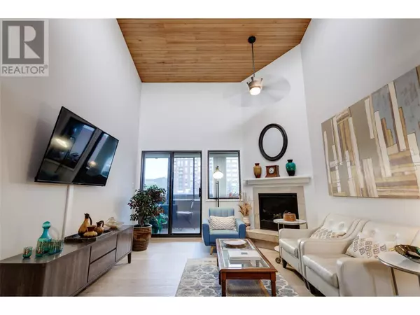 Kelowna, BC V1Y8L7,1056 Bernard AVE #305