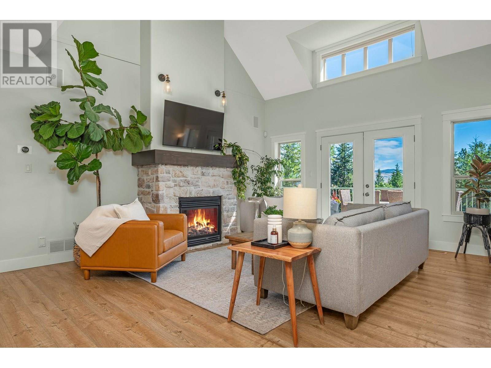 Coldstream, BC V1B3Y4,2005 Parkwood Drive