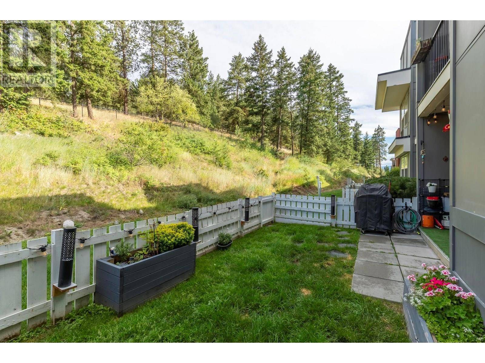 Kelowna, BC V1V2C5,1479 Glenmore RD North #214
