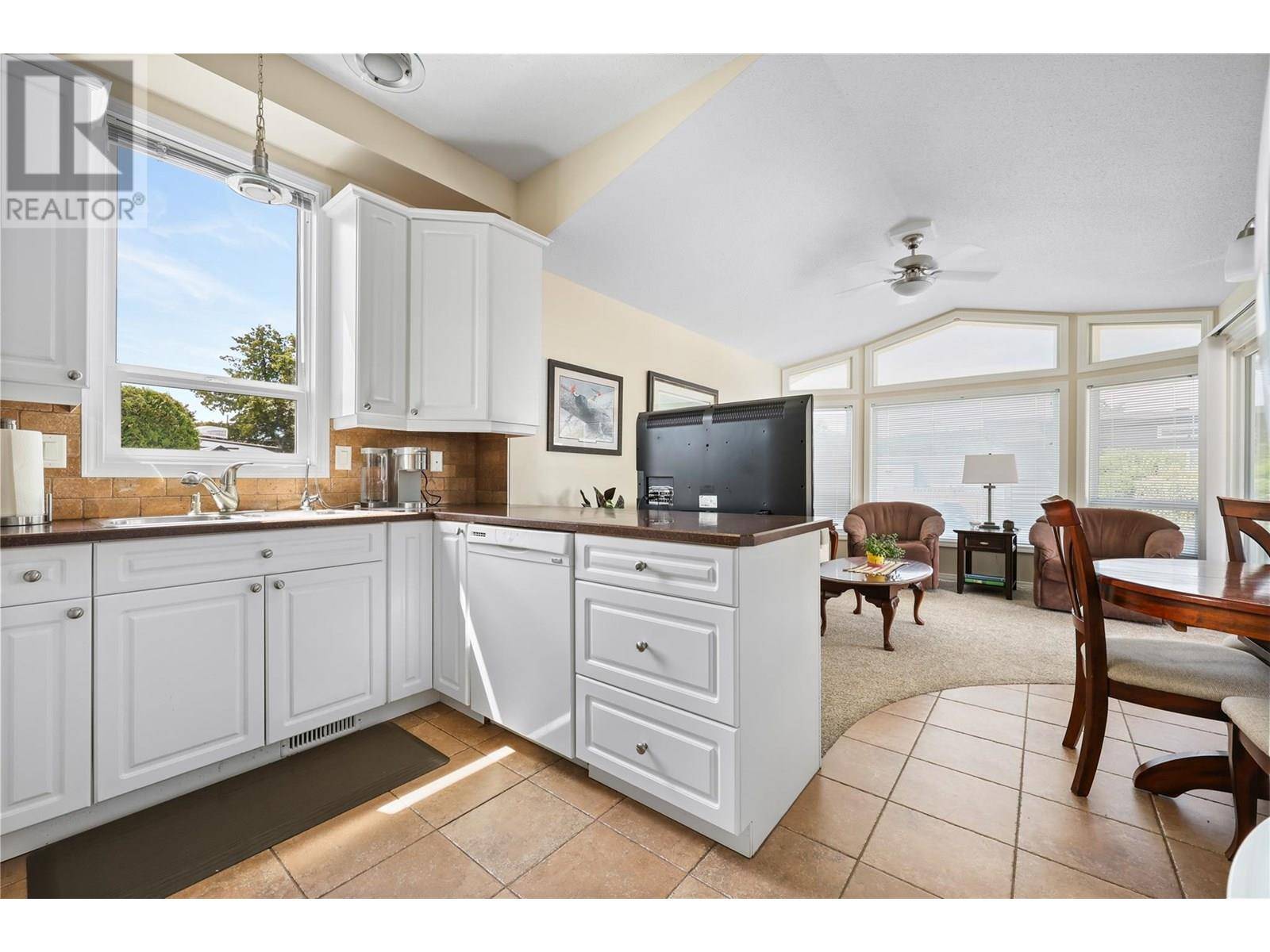 Kelowna, BC V4V1P4,415 Commonwealth RD #282