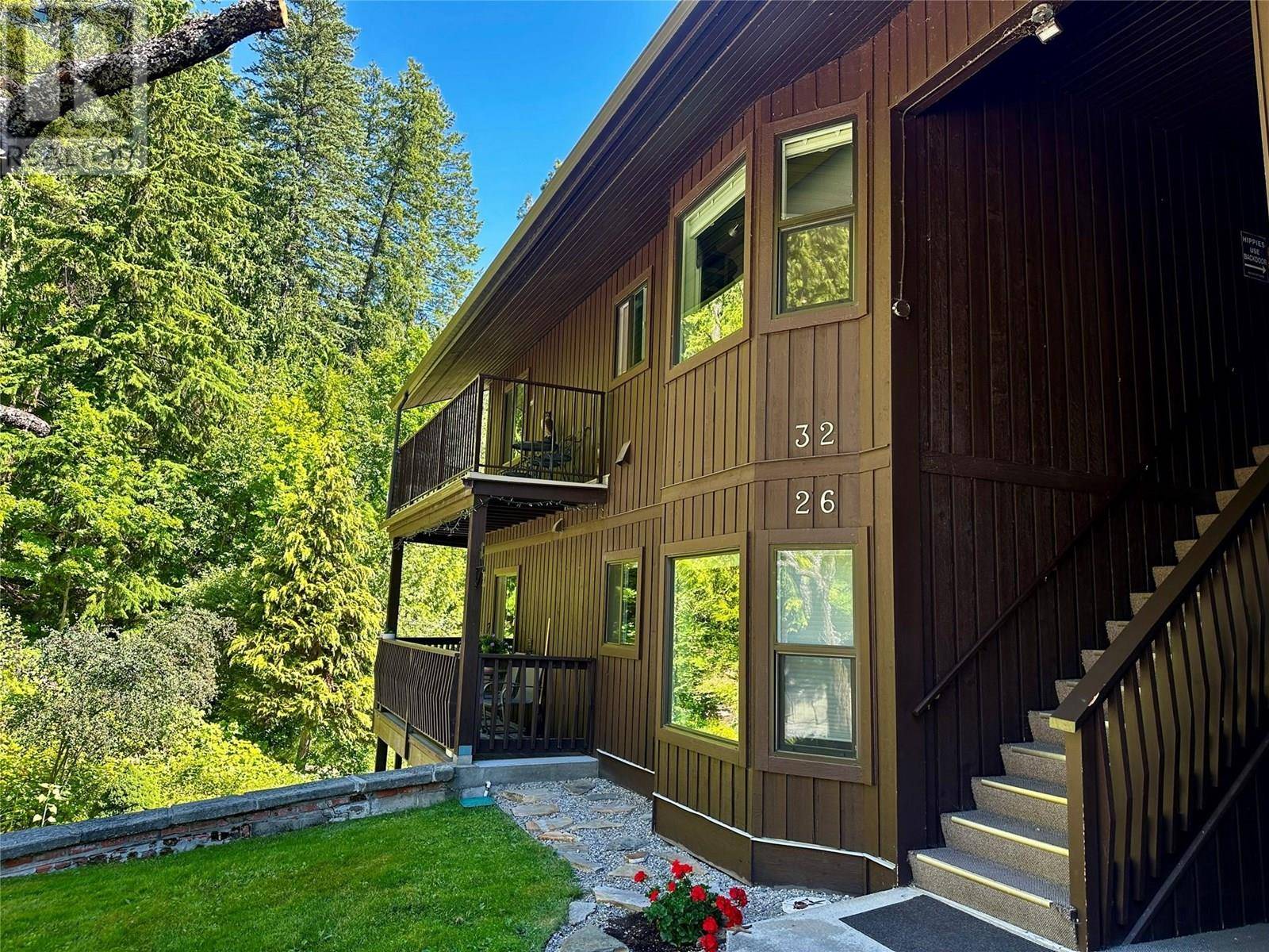 1691 3A HWY #32, Nelson, BC V1L6J8
