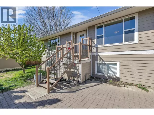 855 Saucier Avenue, Kelowna, BC V1Y6A4