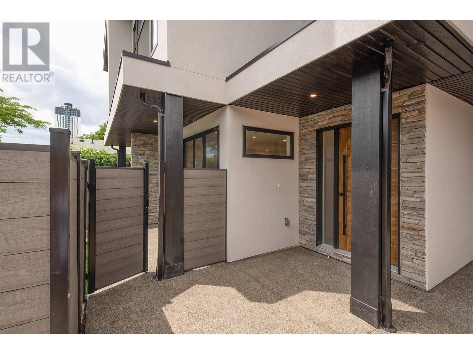 Kelowna, BC V1Y6S9,839 Lawson AVE #4