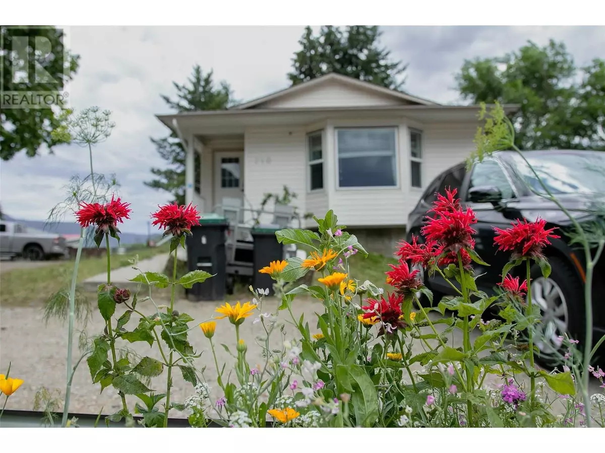 Castlegar, BC V1N2G4,710 IVY Street