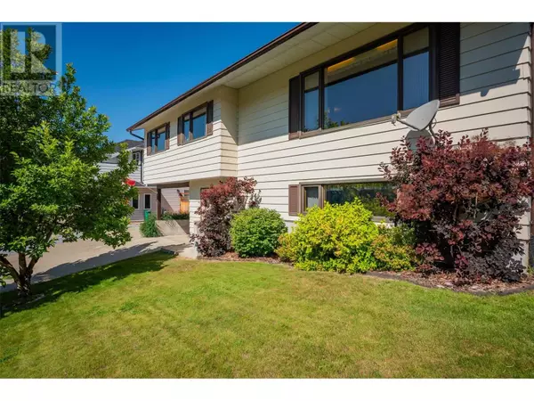 910 8TH Street, Montrose, BC V0G1P0