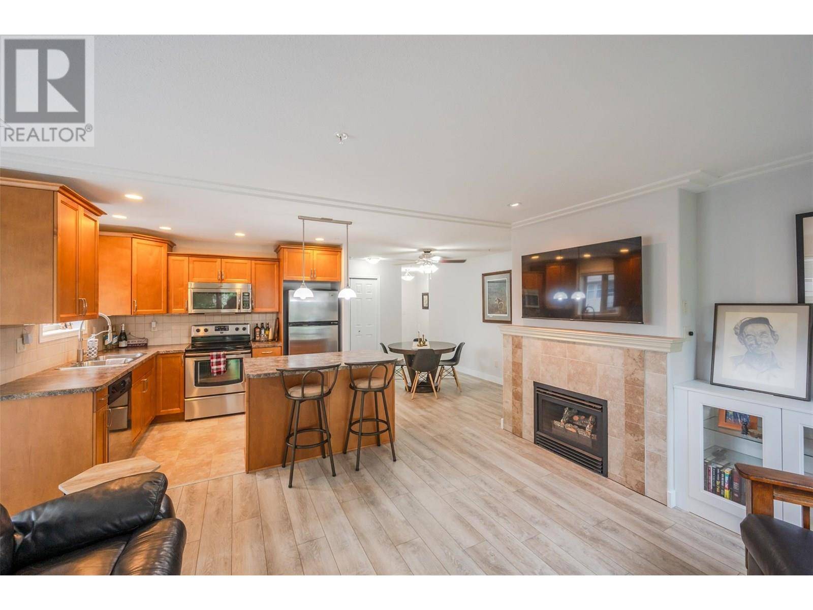 Penticton, BC V2A9E6,2125 ATKINSON ST #305