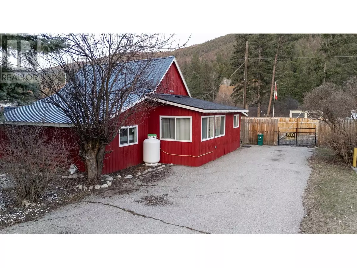 Beaverdell, BC V0H1Y0,5844 Highway 33