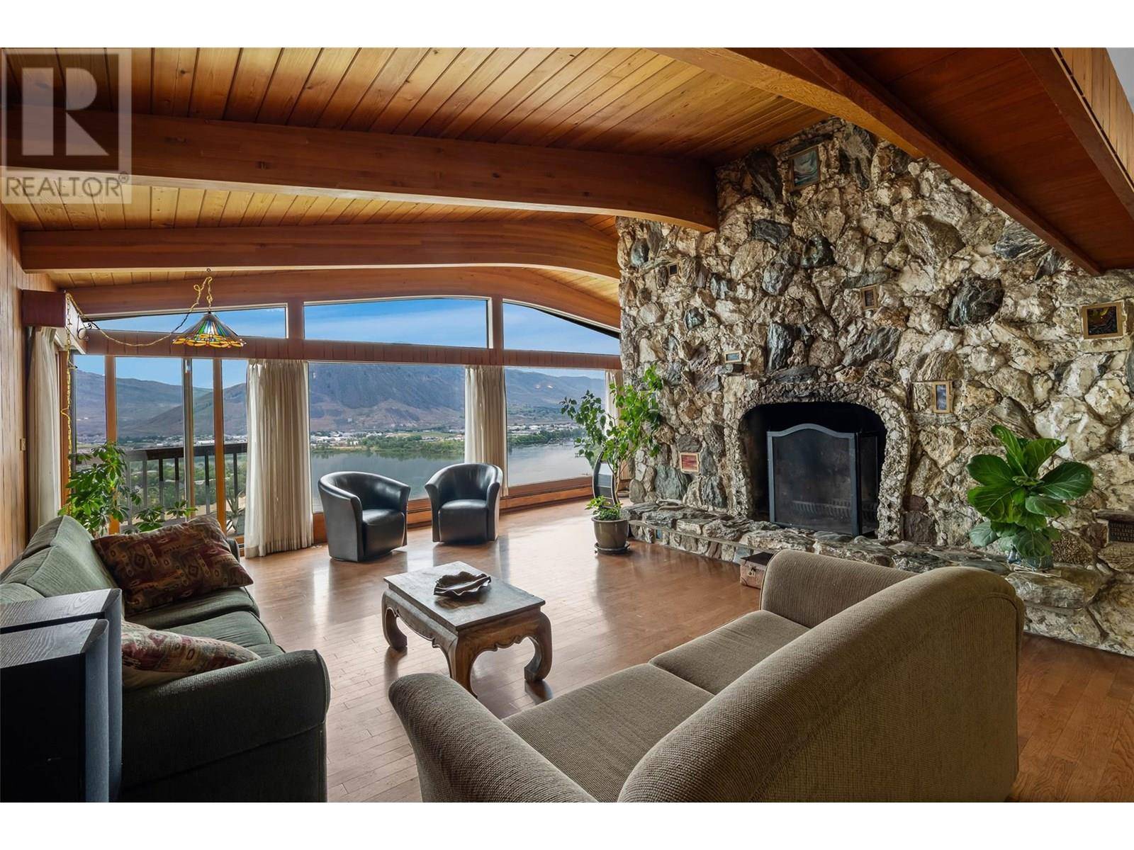 Kamloops, BC V2C1B9,514 Strathcona Terrace