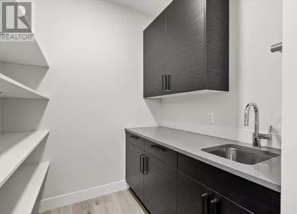 Kelowna, BC V1P0A5,1221 Lone Pine Drive