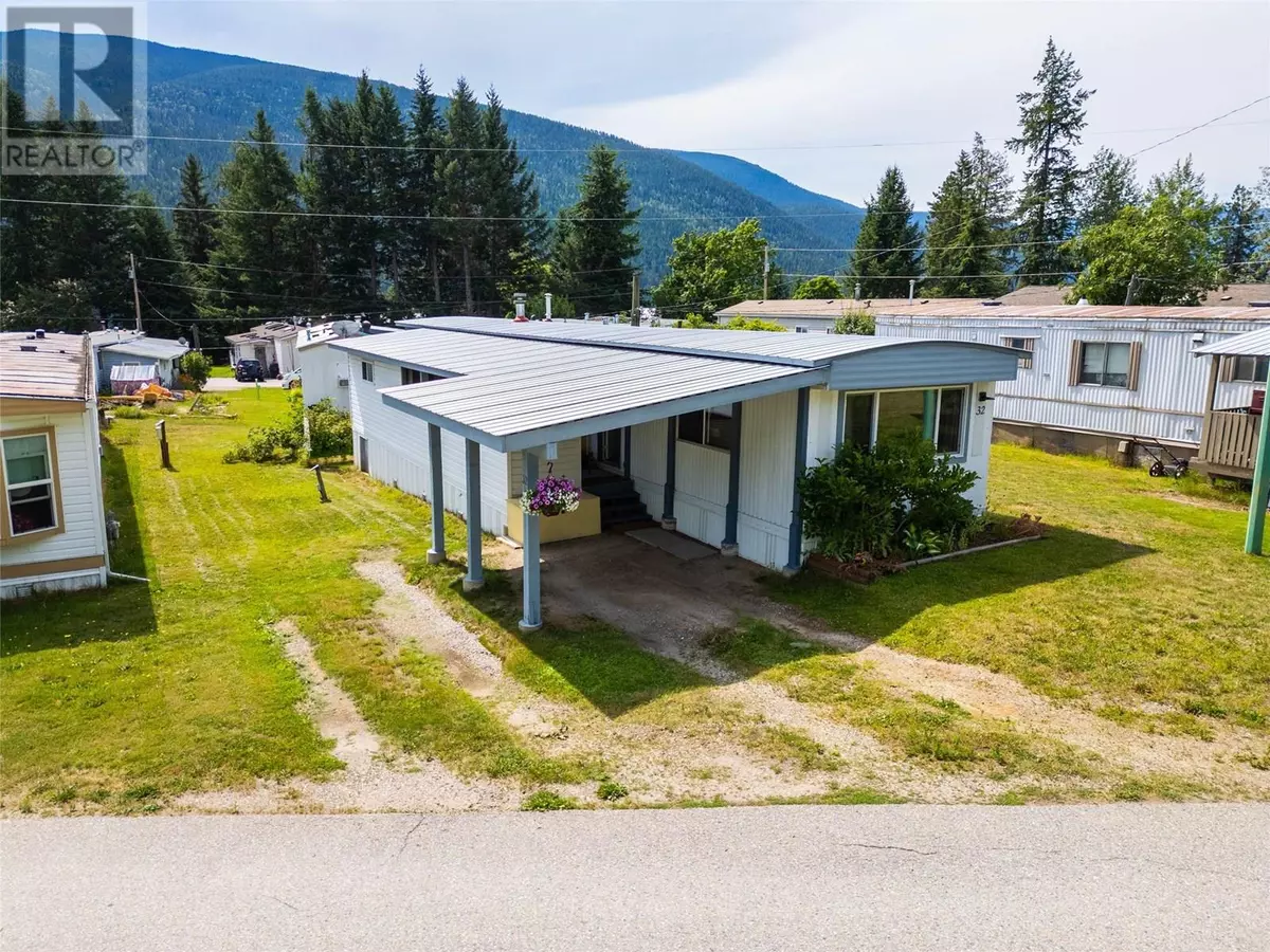 Nelson, BC V1L6L2,2756 GREENWOOD RD #32