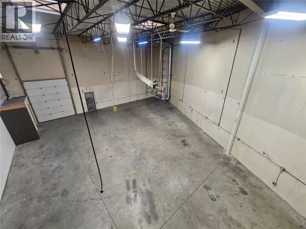 Kelowna, BC V1V2M2,480 Neave CT #103