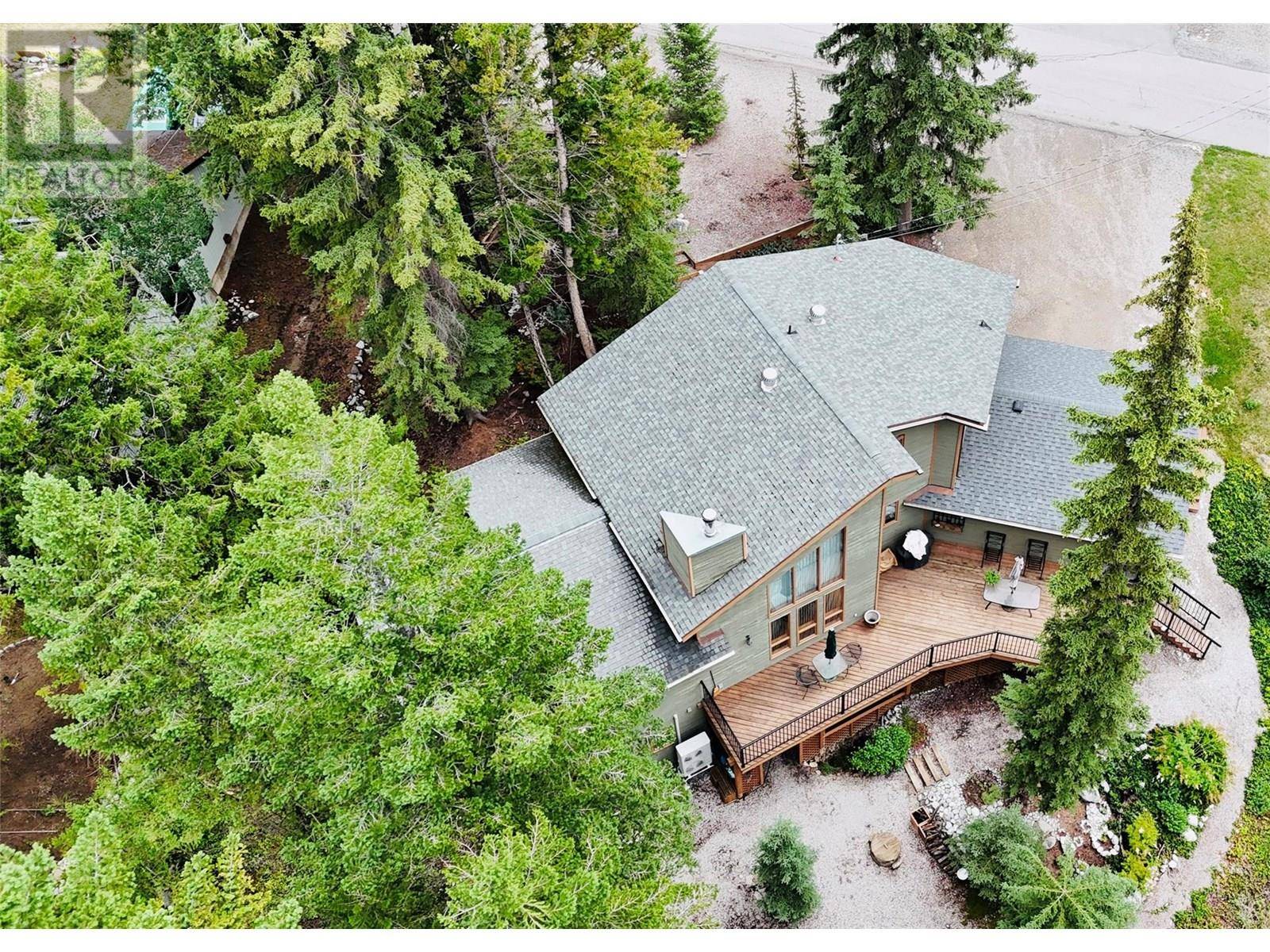 5221 Columbia River Road, Fairmont Hot Springs, BC V0B1L1