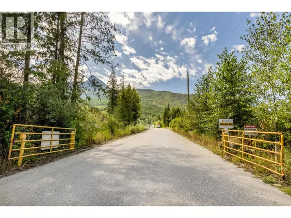 5100 45 Street SW, Salmon Arm, BC V1E3C1