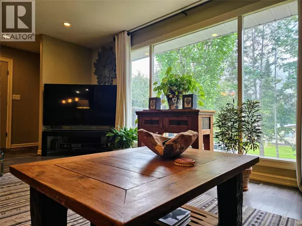 1718 9th Avenue, Invermere, BC V0A1K0