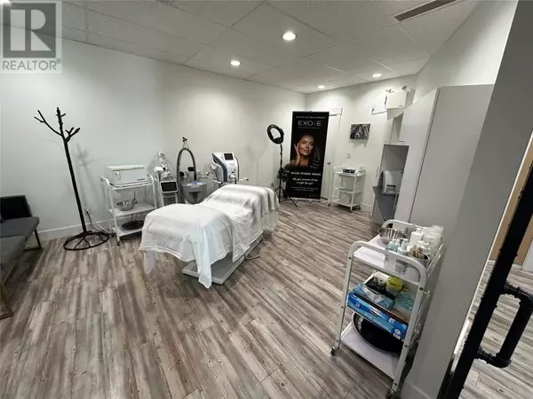 Kelowna, BC V1Y6G4,1751 Harvey AVE #101