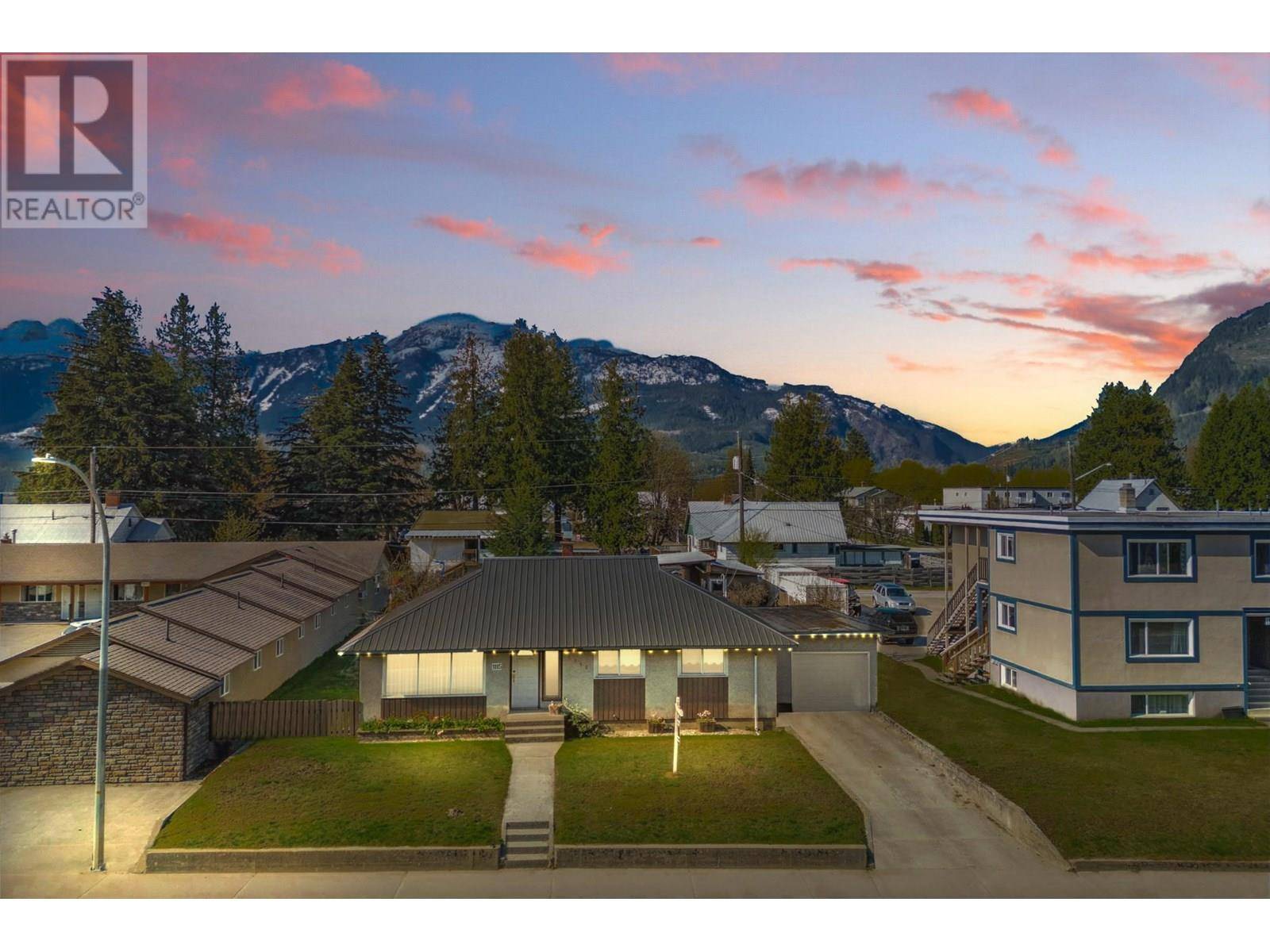 Revelstoke, BC V0E2S0,1115 Victoria Road W