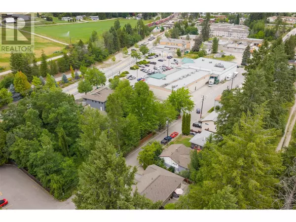 Castlegar, BC V1N1J7,A-673 11th Ave Avenue