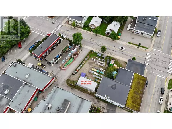Revelstoke, BC V0E2S0,310 2nd Street W