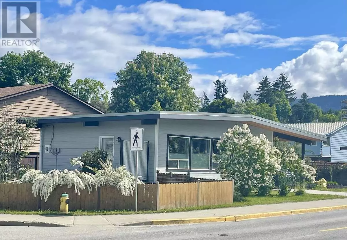 Salmon Arm, BC V1E4H4,121 5 Avenue SE