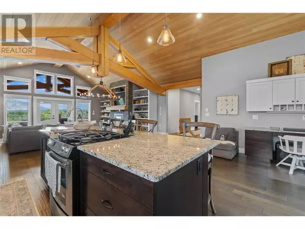 Salmon Arm, BC V1E1K1,2070 1 Avenue SE