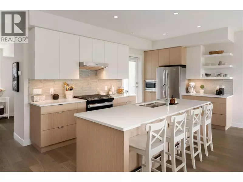 3719 WOODSDALE RD #17, Lake Country, BC V4V1X2