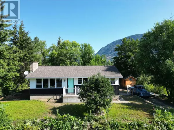 Castlegar, BC V1N2H5,813 OAK Street