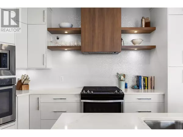 Kelowna, BC V1V2Y1,1341 Sladen Crescent