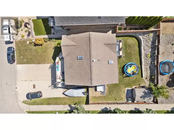 Salmon Arm, BC V1E2R5,1002 14 Avenue SE
