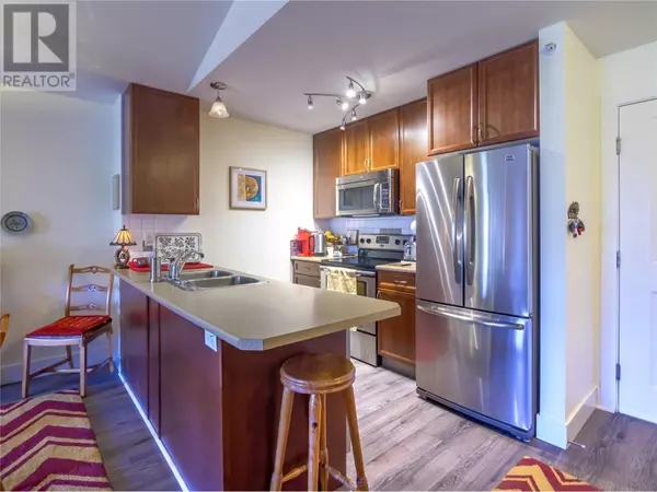 Penticton, BC V2A2V6,256 HASTINGS AVE #410