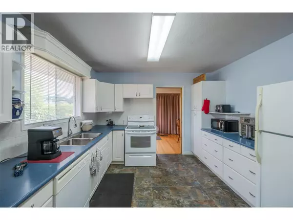 Summerland, BC V0H1Z1,6104 CUTHBERT Road