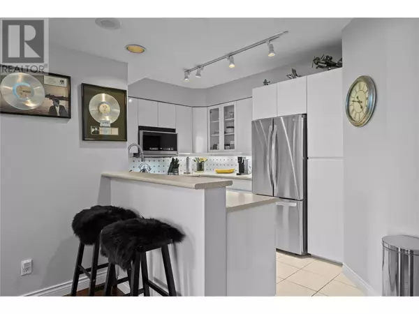 Kelowna, BC V1Y9R7,1152 Sunset DR #706