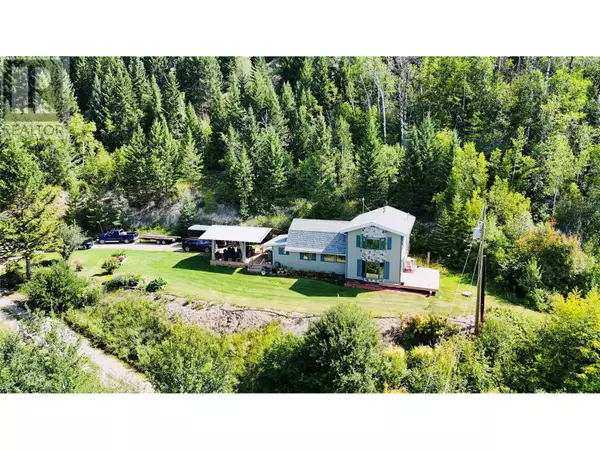 2538 95 Highway, Brisco, BC V0A1B0