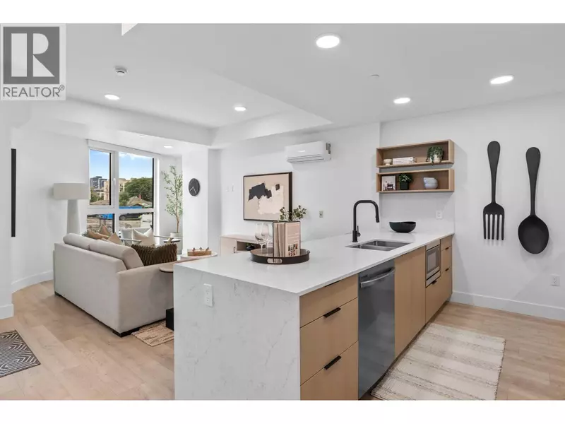 620 Coronation AVE #102, Kelowna, BC V1Y7A1
