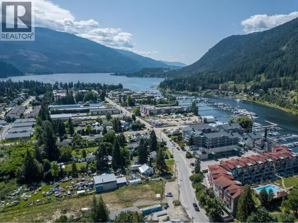 Sicamous, BC V0E2V0,222 Temple ST #8