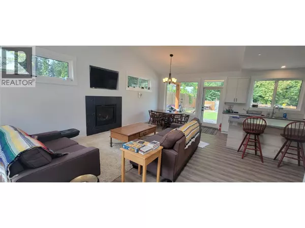 611 HUME Street, Slocan, BC V0G2C0