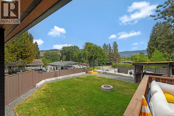 Kelowna, BC V1Y4H9,1552 Pinehurst Crescent