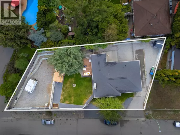 Kelowna, BC V1Y4H9,1552 Pinehurst Crescent