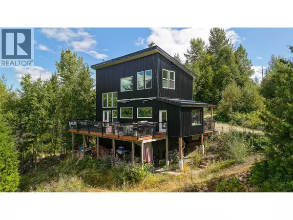 300 Richie Road, Rossland, BC V0G1Y0
