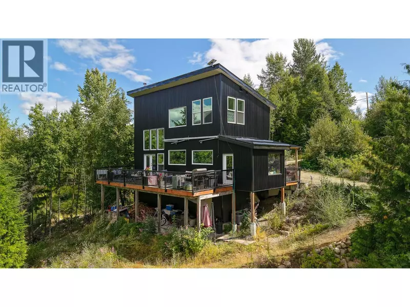 300 Richie Road, Rossland, BC V0G1Y0